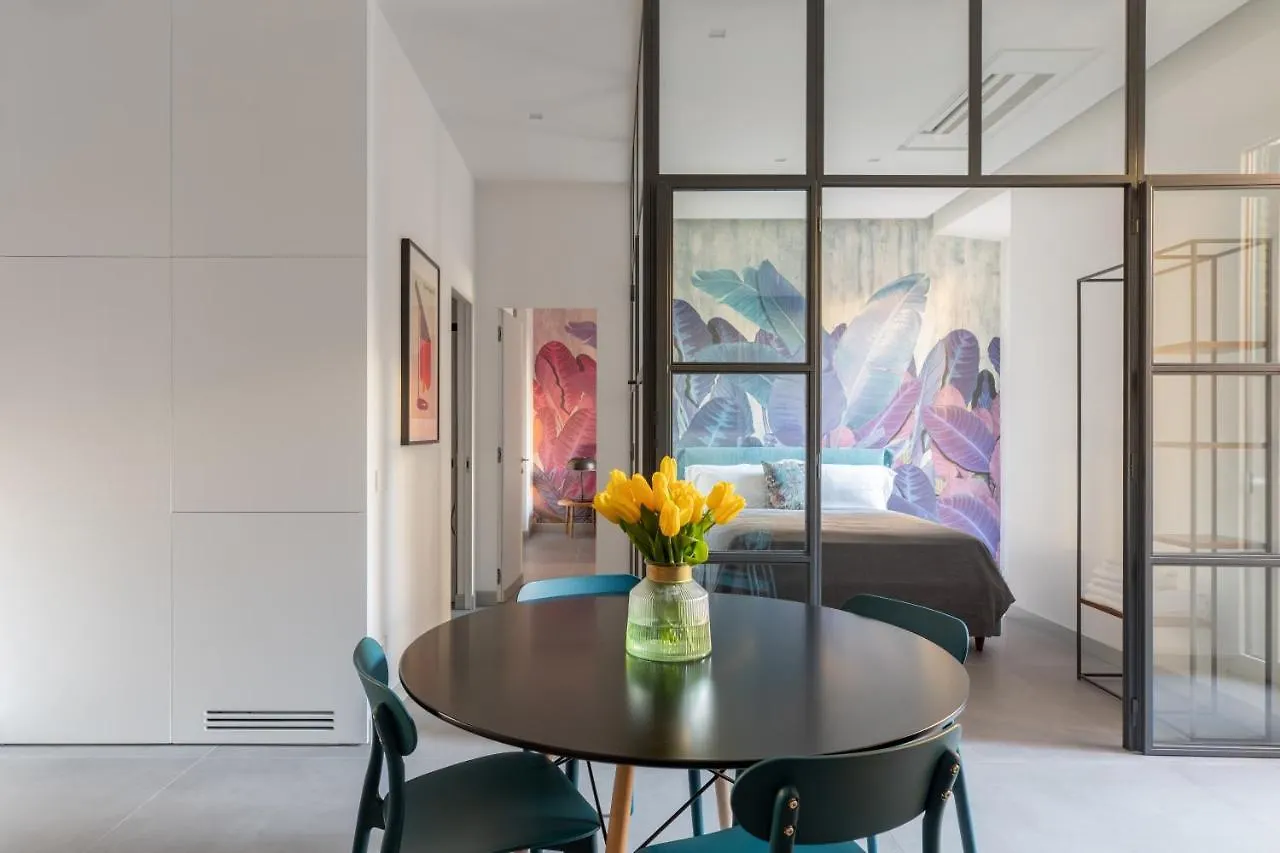 Twin Flowers Apartment In San Giovanni Roma