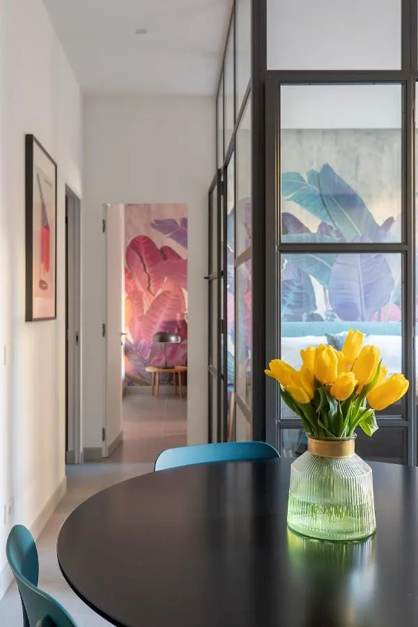 Twin Flowers Apartment In San Giovanni Roma