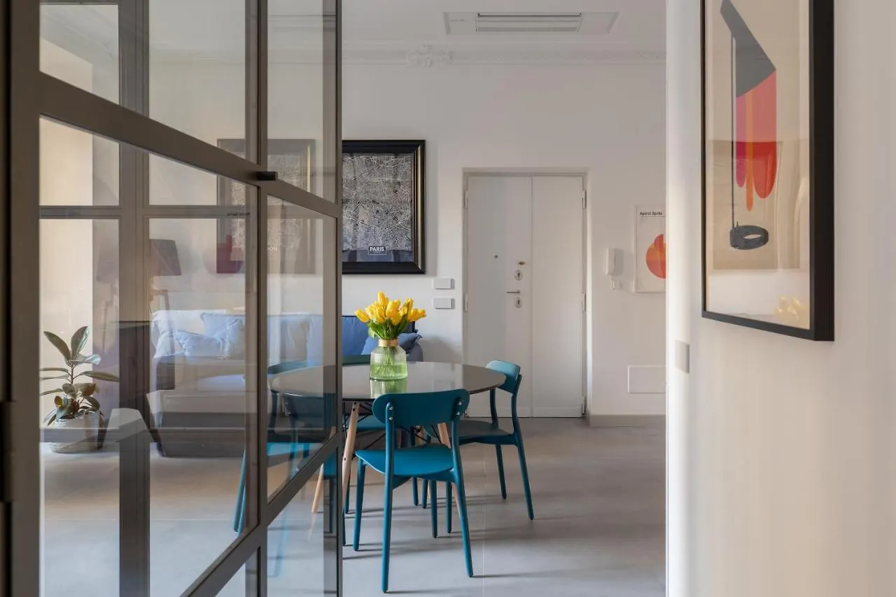 Twin Flowers Apartment In San Giovanni Roma