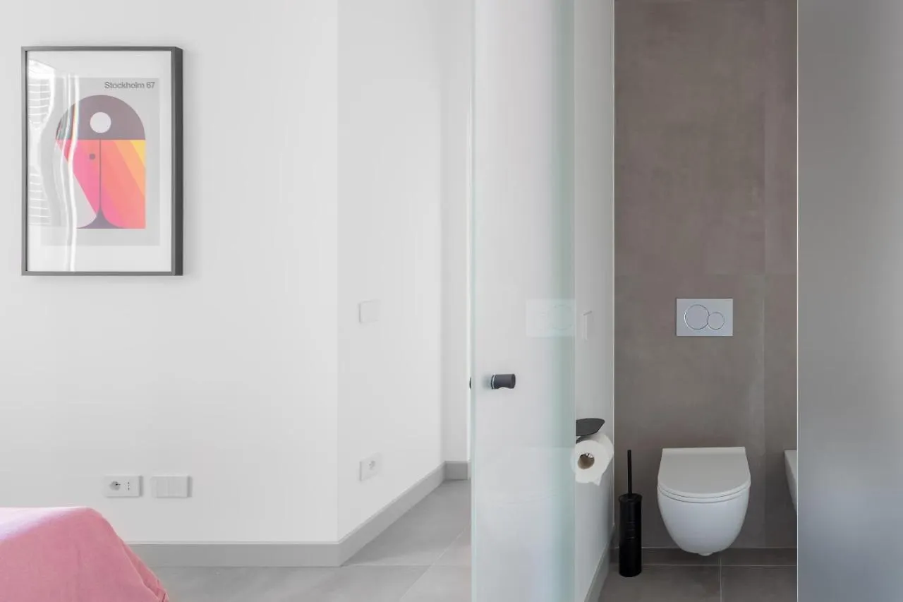 Twin Flowers Apartment In San Giovanni Roma