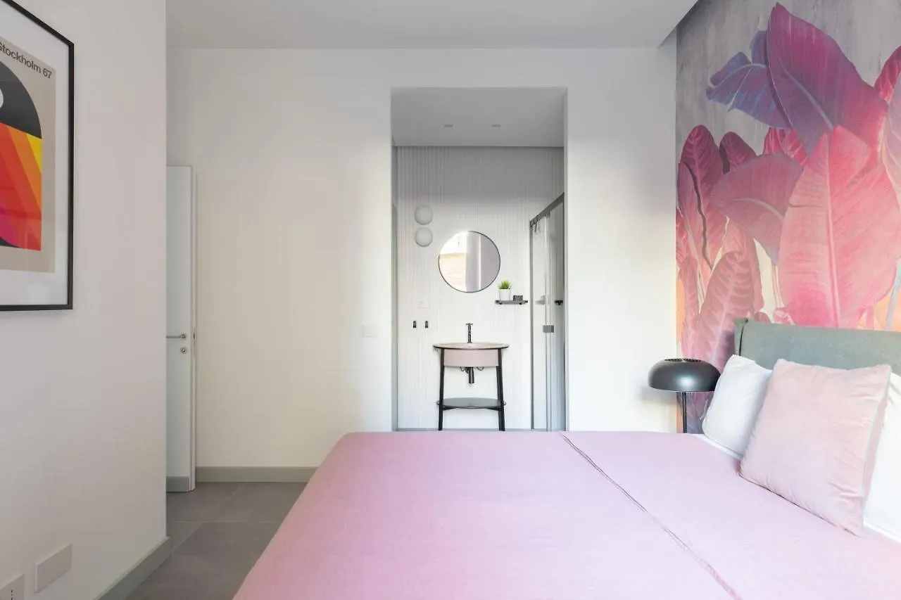 Twin Flowers Apartment In San Giovanni Roma